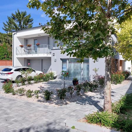 Linden Apartman 107 Glamour (Adults Only) Mosonmagyaróvár Exteriör bild