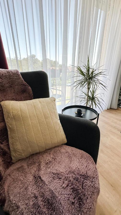 Linden Apartman 107 Glamour (Adults Only) Mosonmagyaróvár Exteriör bild