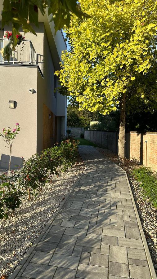 Linden Apartman 107 Glamour (Adults Only) Mosonmagyaróvár Exteriör bild