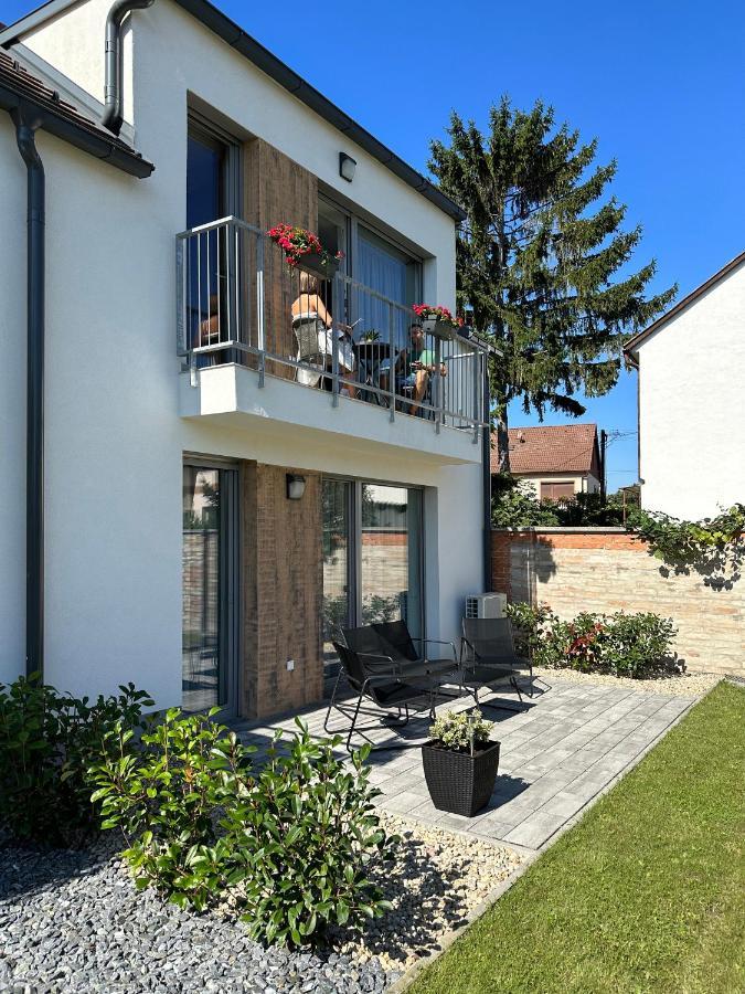 Linden Apartman 107 Glamour (Adults Only) Mosonmagyaróvár Exteriör bild