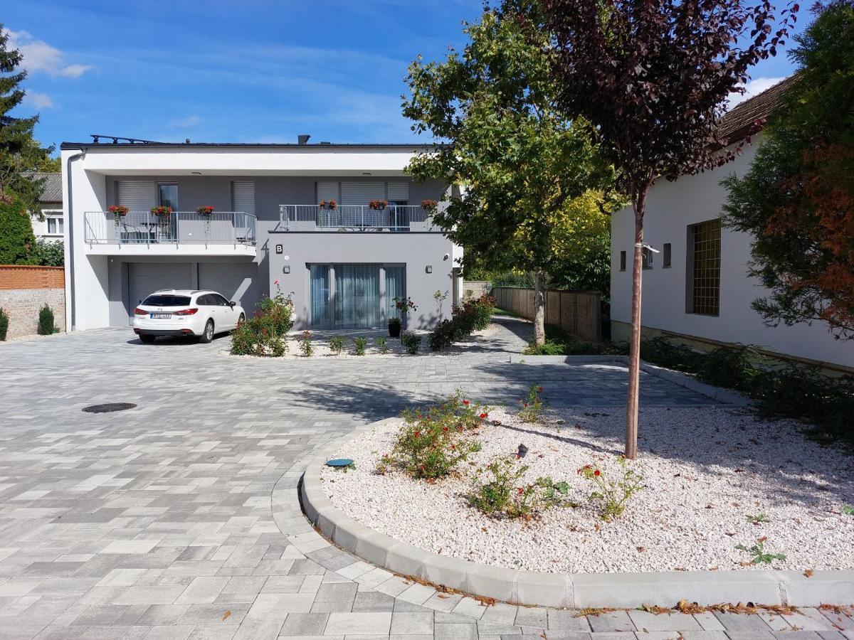 Linden Apartman 107 Glamour (Adults Only) Mosonmagyaróvár Exteriör bild
